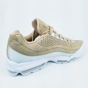 Nike Air Max 95 Ultra Premium BR Mens AO2438 200 NWT Nike Air Max 95 Ultra Premium BR Mens AO2438 200 NWT